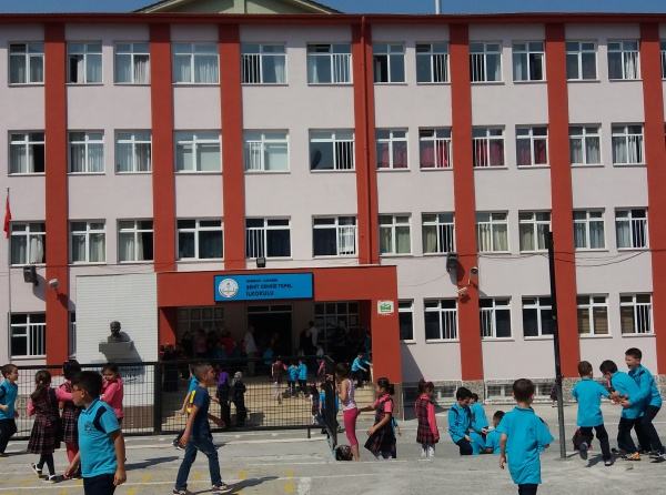 Şehit Cengiz Topel İlkokulu Fotoğrafı